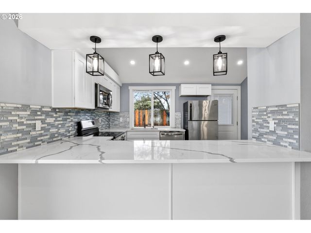 18830 Sw BUTTERNUT St, Beaverton, OR 97078