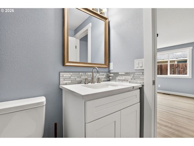 18830 Sw BUTTERNUT St, Beaverton, OR 97078