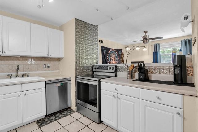 3443 21ST STREET N, St Petersburg, FL 33713