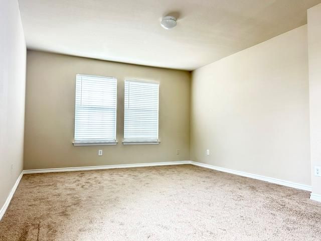 5211 Viewpoint DR, Austin, TX 78744