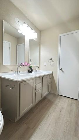 5211 Viewpoint DR, Austin, TX 78744