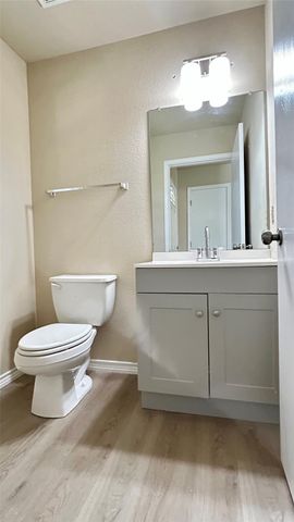 5211 Viewpoint DR, Austin, TX 78744