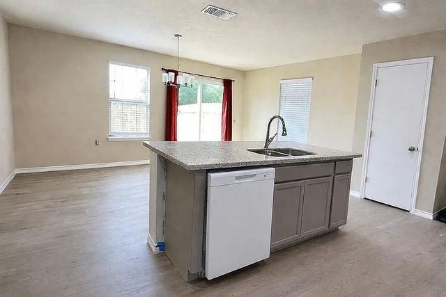 5211 Viewpoint DR, Austin, TX 78744