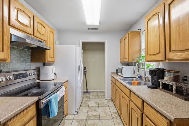 201 Eastland Street, Cleburne, TX 76031