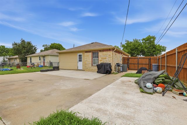 201 Eastland Street, Cleburne, TX 76031