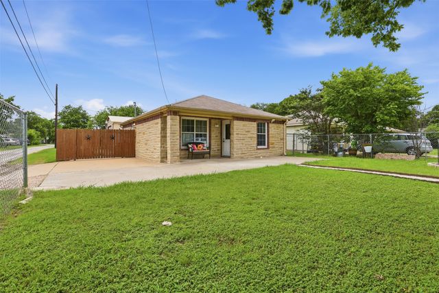 201 Eastland Street, Cleburne, TX 76031