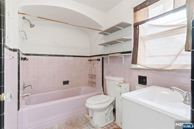 327 Field Place, Hillside, NJ 07205