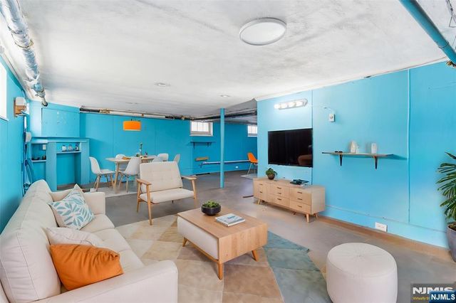 327 Field Place, Hillside, NJ 07205