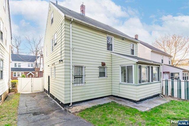 327 Field Place, Hillside, NJ 07205