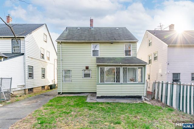 327 Field Place, Hillside, NJ 07205