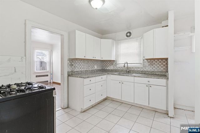 327 Field Place, Hillside, NJ 07205