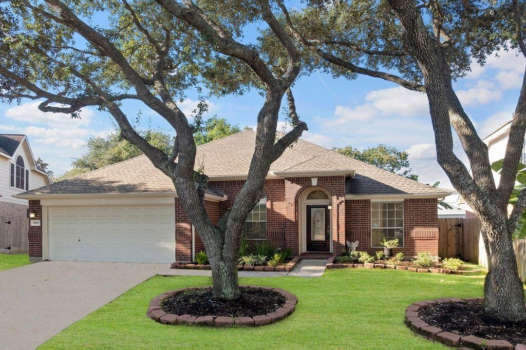 10411 Thornhurn Court, Houston, TX 77065