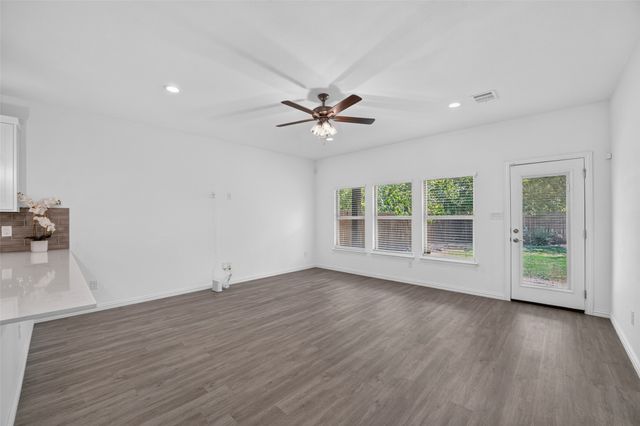 2404 Macon Street, Dallas, TX 75215