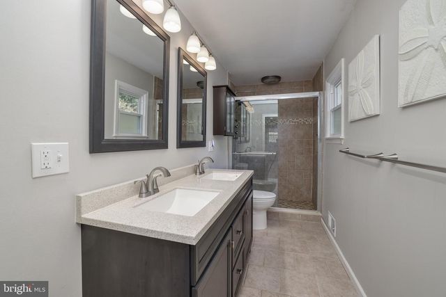 6 VAN GOGH CT, Trenton, NJ 08618