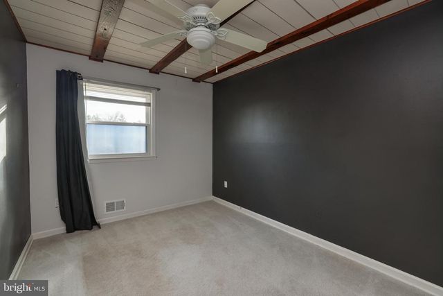 6 VAN GOGH CT, Trenton, NJ 08618