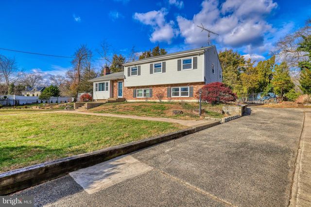 6 VAN GOGH CT, Trenton, NJ 08618