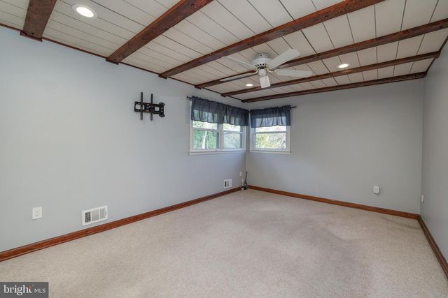 6 VAN GOGH CT, Trenton, NJ 08618