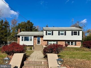 6 VAN GOGH CT, Trenton, NJ 08618