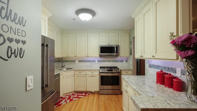 27 Potomac Dr 27, Bernards Twp., NJ 07920