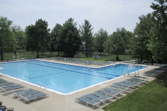 27 Potomac Dr 27, Bernards Twp., NJ 07920