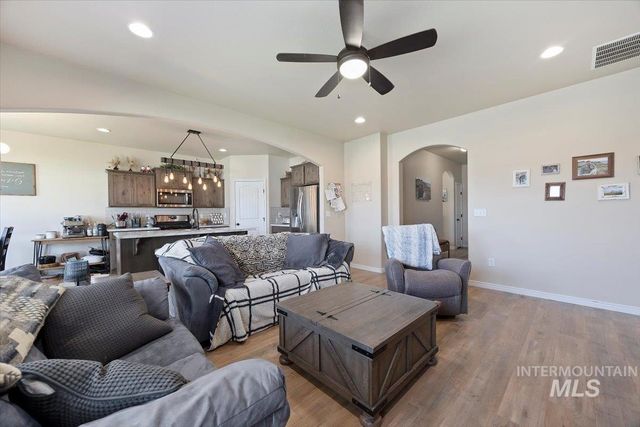 417 Sierra Rd, Twin Falls, ID 83301