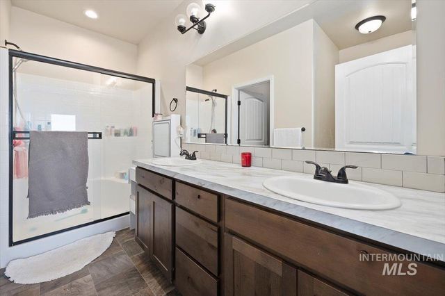 417 Sierra Rd, Twin Falls, ID 83301
