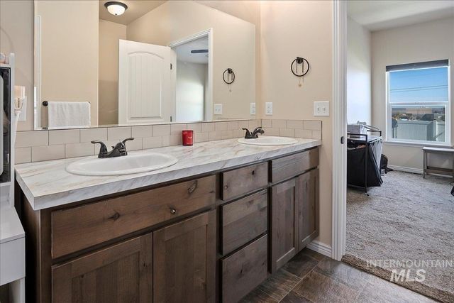 417 Sierra Rd, Twin Falls, ID 83301
