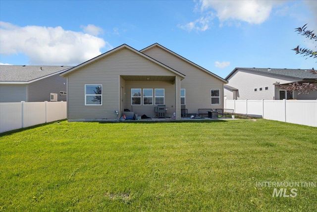 417 Sierra Rd, Twin Falls, ID 83301