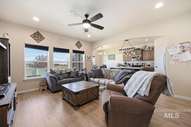 417 Sierra Rd, Twin Falls, ID 83301