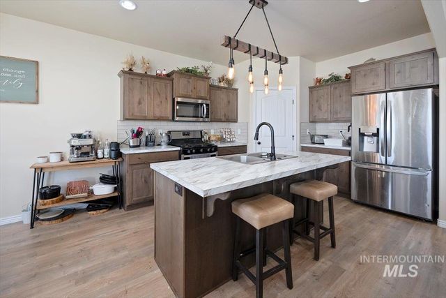 417 Sierra Rd, Twin Falls, ID 83301