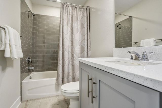 2716 13TH AVENUE N, St Petersburg, FL 33713