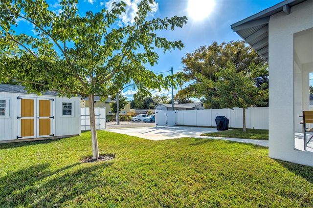 2716 13TH AVENUE N, St Petersburg, FL 33713