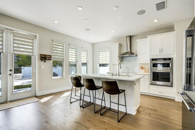 2716 13TH AVENUE N, St Petersburg, FL 33713