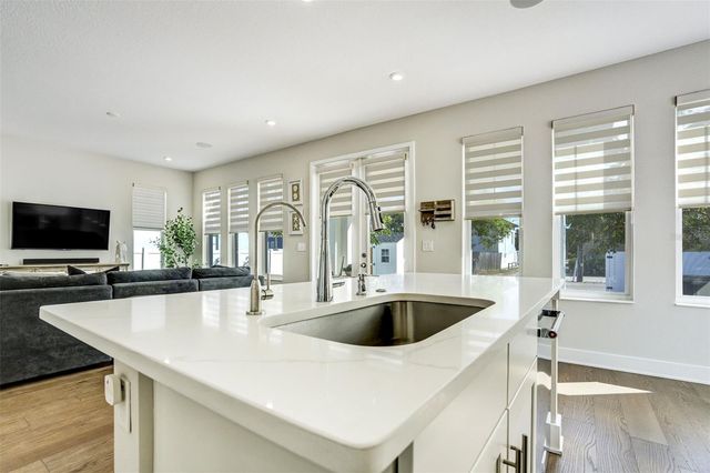 2716 13TH AVENUE N, St Petersburg, FL 33713