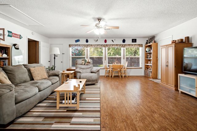 706 Squires Lane, Krugerville, TX 76227