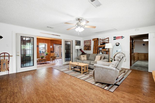 706 Squires Lane, Krugerville, TX 76227