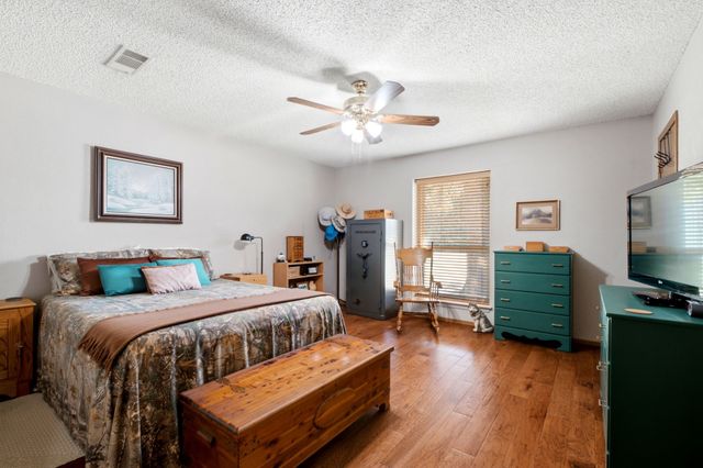 706 Squires Lane, Krugerville, TX 76227