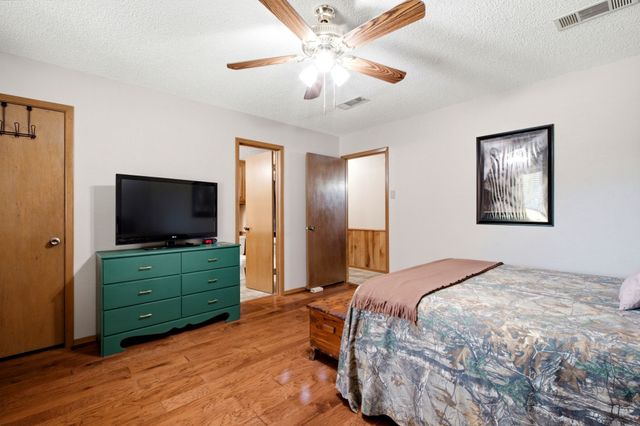 706 Squires Lane, Krugerville, TX 76227