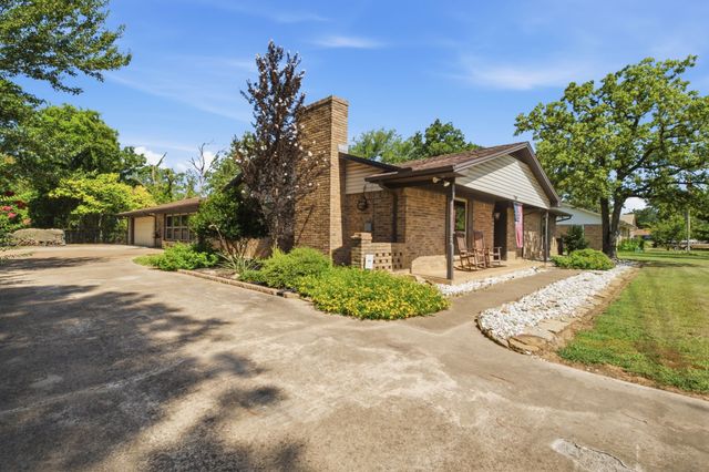 706 Squires Lane, Krugerville, TX 76227