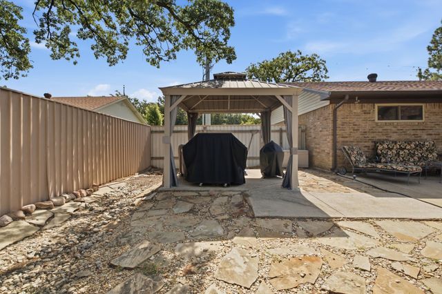 706 Squires Lane, Krugerville, TX 76227