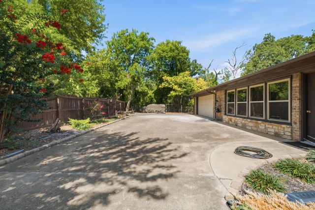 706 Squires Lane, Krugerville, TX 76227