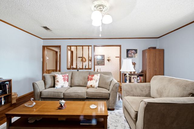 706 Squires Lane, Krugerville, TX 76227