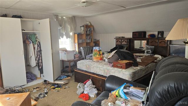 216 Melrose Drive, Clay, NY 13212