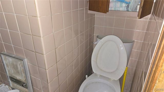 216 Melrose Drive, Clay, NY 13212
