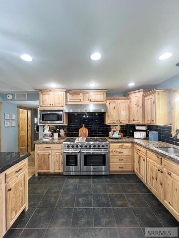 11766 N 75th E, Idaho Falls, ID 83401