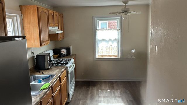 76-78 Higbie Drive, East Hartford, CT 06108