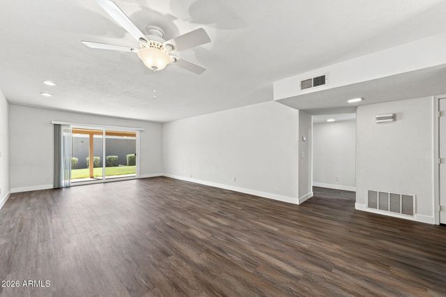 258 LEISURE WORLD --, Mesa, AZ 85206