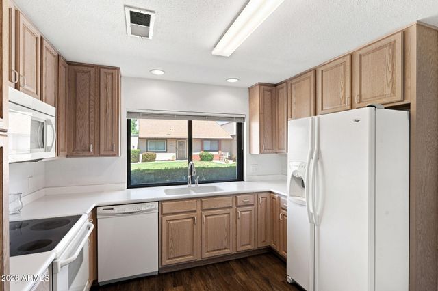 258 LEISURE WORLD --, Mesa, AZ 85206