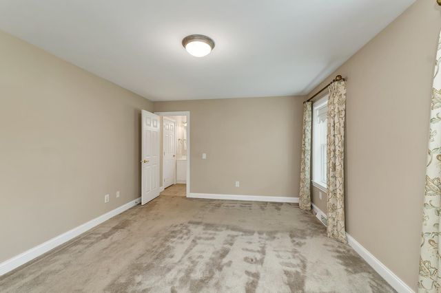 57 Sagewood Circle, Hooksett, NH 03106