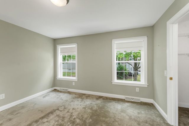 57 Sagewood Circle, Hooksett, NH 03106
